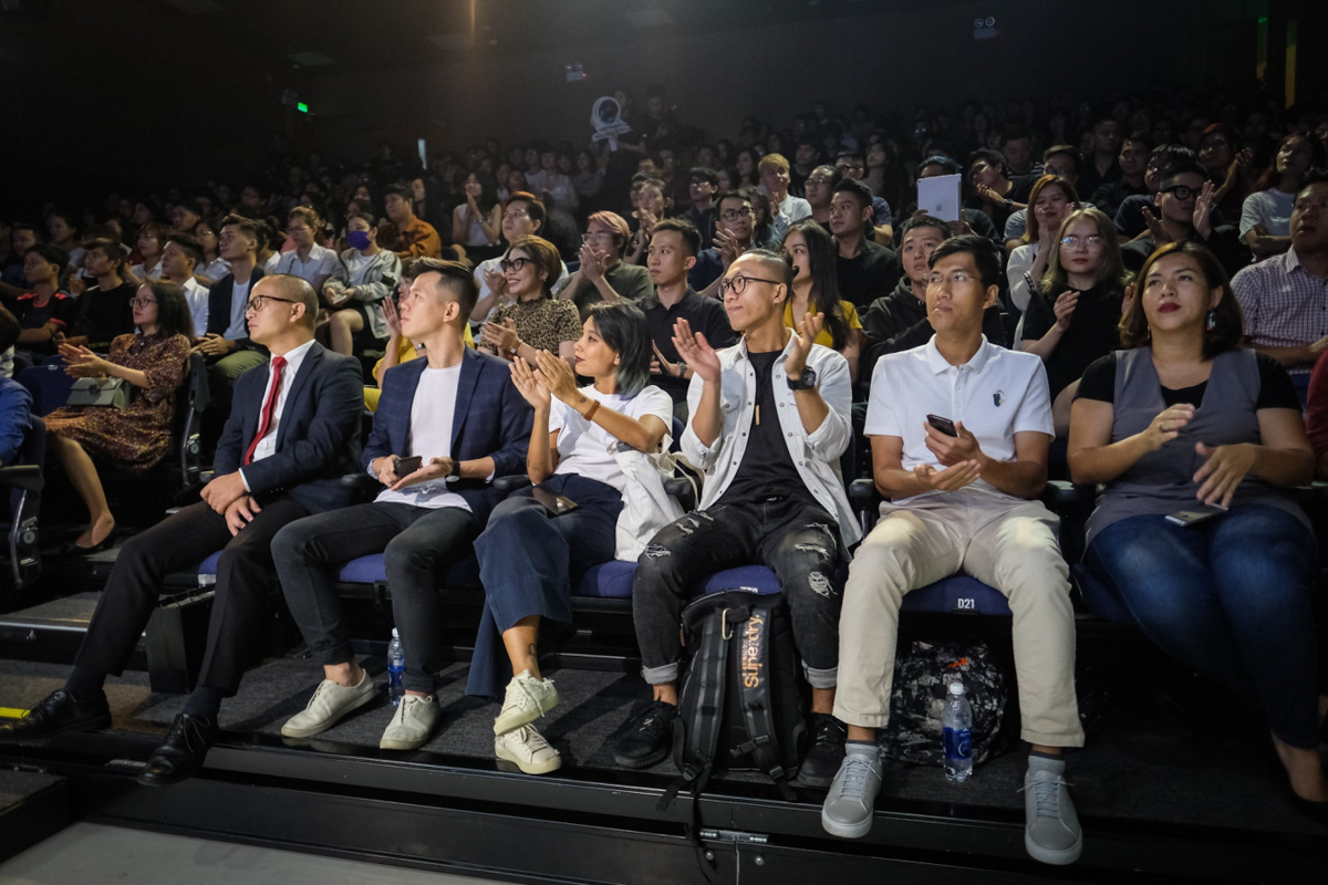 Gala Vietnam Halography 2019: Arena Multimedia trao tặng 2 suất học bổng 65 triệu cho đội vô địch Halo Race hạng mục Graphic
