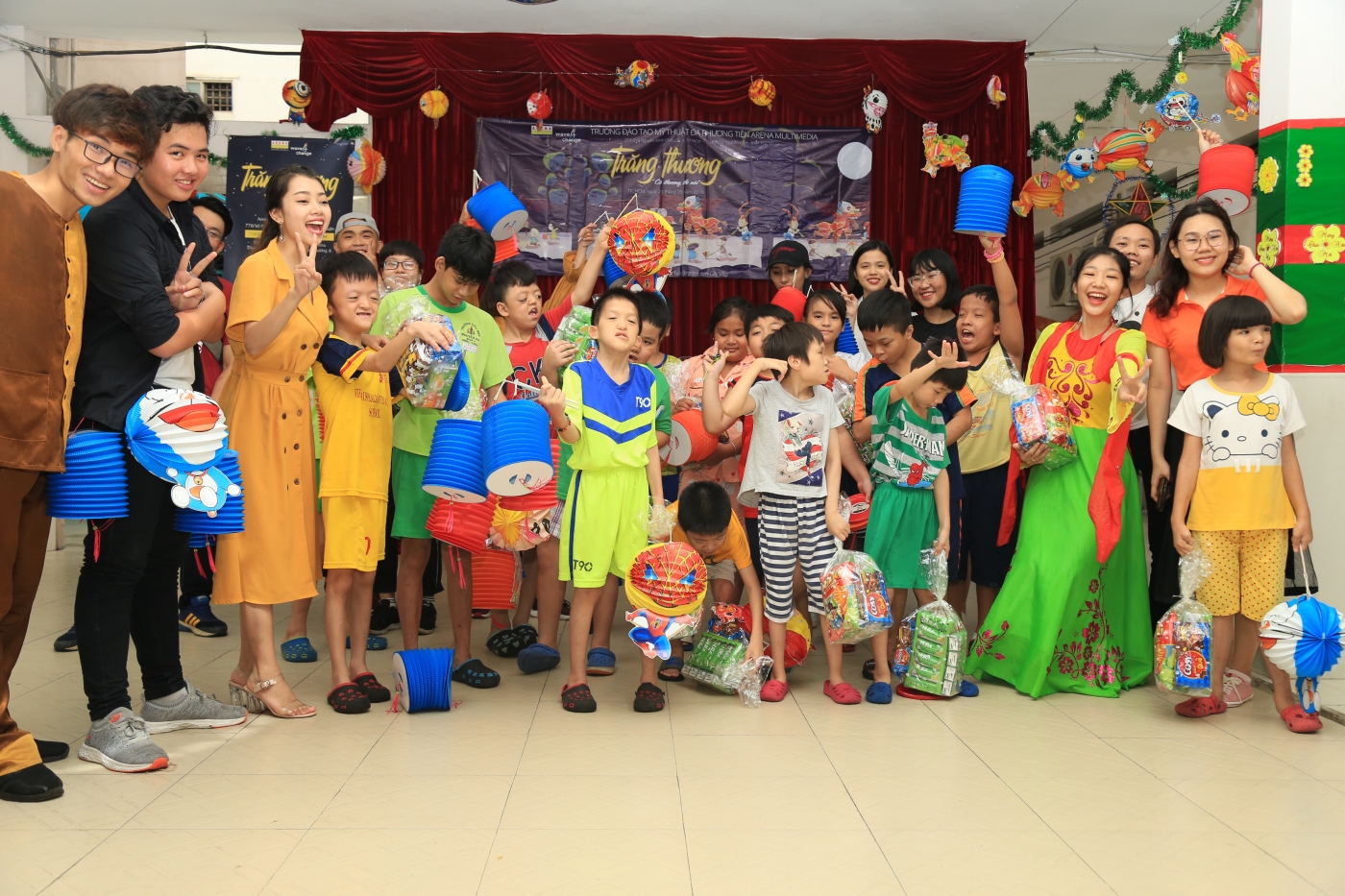 Trăng Thương… yêu thương cho đi, nhận lại nụ cười Trăng Thương… yêu thương cho đi, nhận lại nụ cười