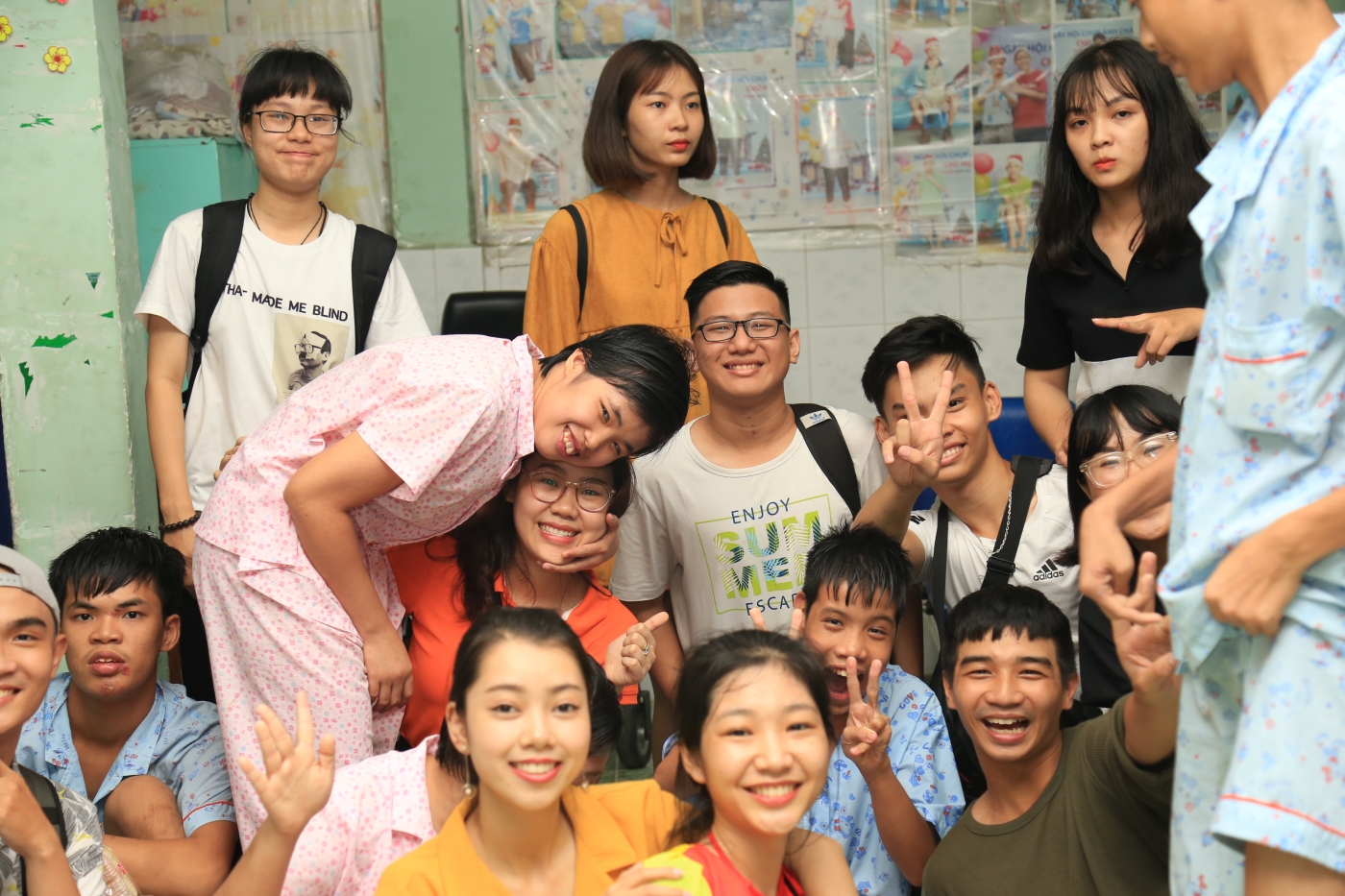 Trăng Thương… yêu thương cho đi, nhận lại nụ cười Trăng Thương… yêu thương cho đi, nhận lại nụ cười