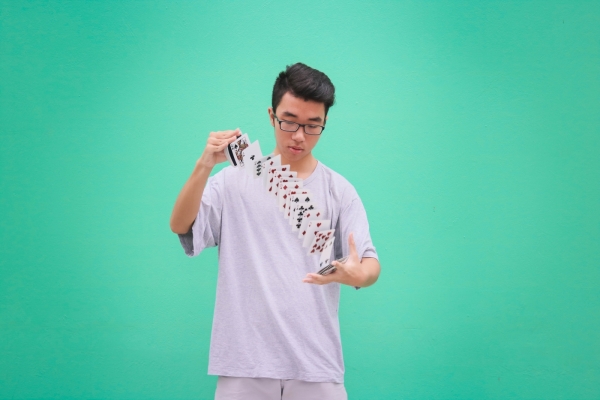 Bài dự thi “Chúng Ta Phá Cách”: Cardistry (Nguyễn Xuân Hoàng)