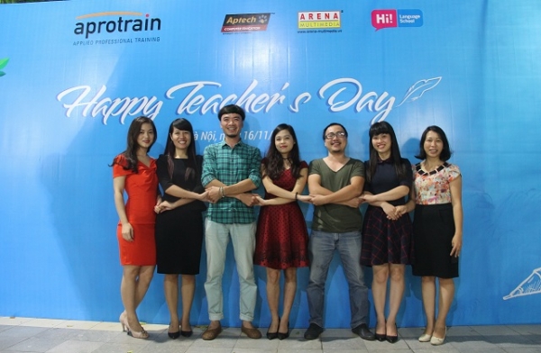 Tan chảy với lời tỏ tình của Arenaites gửi gắm “anh giáo” Tan-chay-voi-loi-to-tinh-cua-arenaites-gui-tang-anh-giao