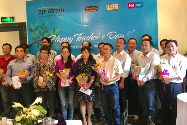 Tan chảy với lời tỏ tình của Arenaites gửi gắm “anh giáo” Tan-chay-voi-loi-to-tinh-cua-arenaites-gui-tang-anh-giao