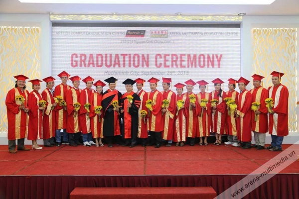 Lễ Tốt Nghiệp 2015 - Những ngọn lửa đam mê sẵn sàng bừng nhiệt Lễ Tốt Nghiệp 2015 - Những ngọn lửa đam mê sẵn sàng bừng nhiệt