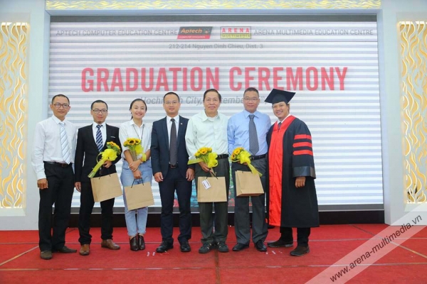 Lễ Tốt Nghiệp 2015 - Những ngọn lửa đam mê sẵn sàng bừng nhiệt Lễ Tốt Nghiệp 2015 - Những ngọn lửa đam mê sẵn sàng bừng nhiệt