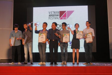 Đội Deadline (trường Arena Multimedia) thắng lớn tại cuộc thi Vietnam Young Lions 2011
