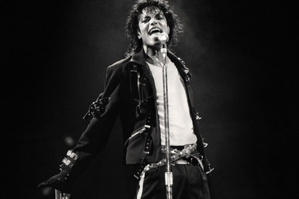 “Thriller” của Michael Jackson đã thay đổi ngành âm nhạc bằng cách nào?