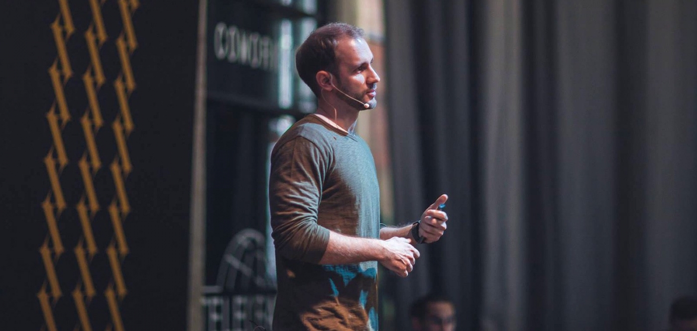 Khám phá nguồn cảm hứng nghệ thuật của Designer Sergey Andronov