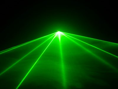 Phóng tranh lên tường bằng laser
