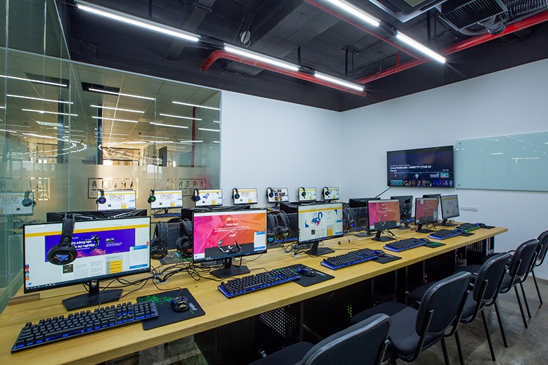Phòng Lab hiện đại tại Arena Multimedia Trần Phú