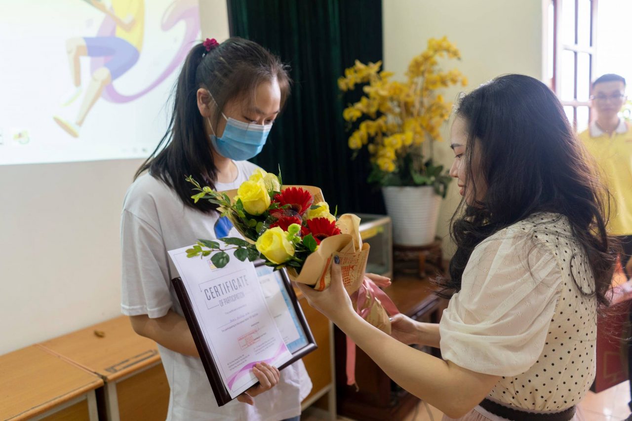 Học sinh ở “tâm dịch” Hải Dương làm hơn 250 tác phẩm cổ động phòng chống dịch cho quê hương Học sinh ở “tâm dịch” Hải Dương làm hơn 250 tác phẩm cổ động phòng chống dịch cho quê hương