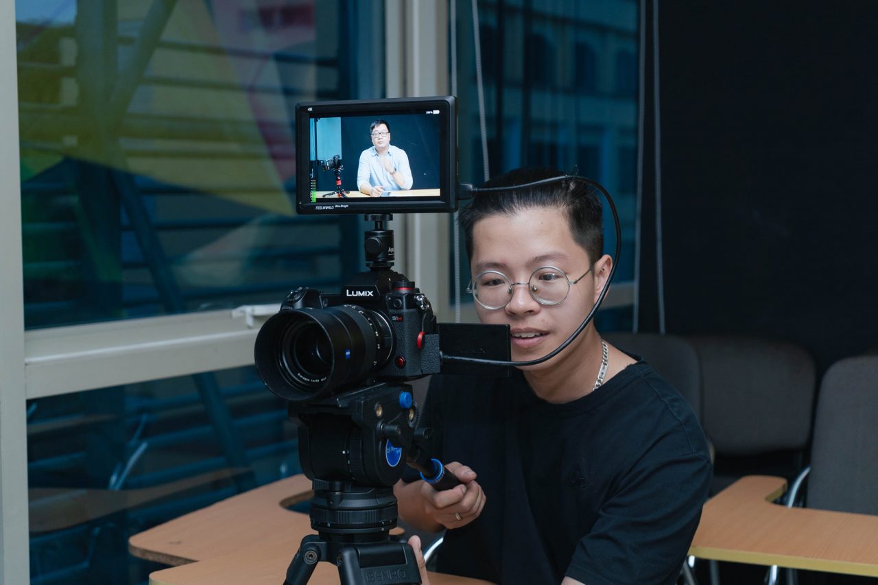 Become A Vlogger: 3 yếu tố để bắt đầu hành trình xây dựng kênh Youtube của bạn