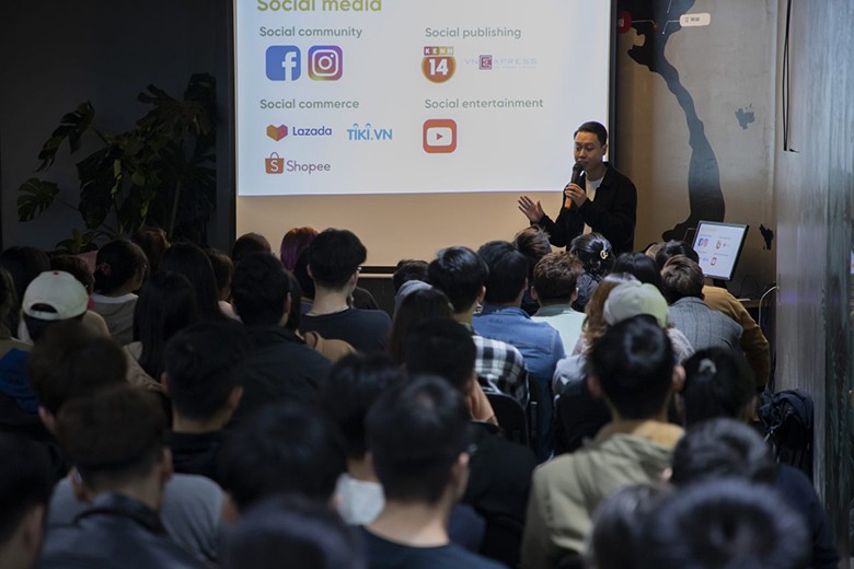 Tham gia các talk show giúp học thiết kế đồ họa bớt khó khăn
