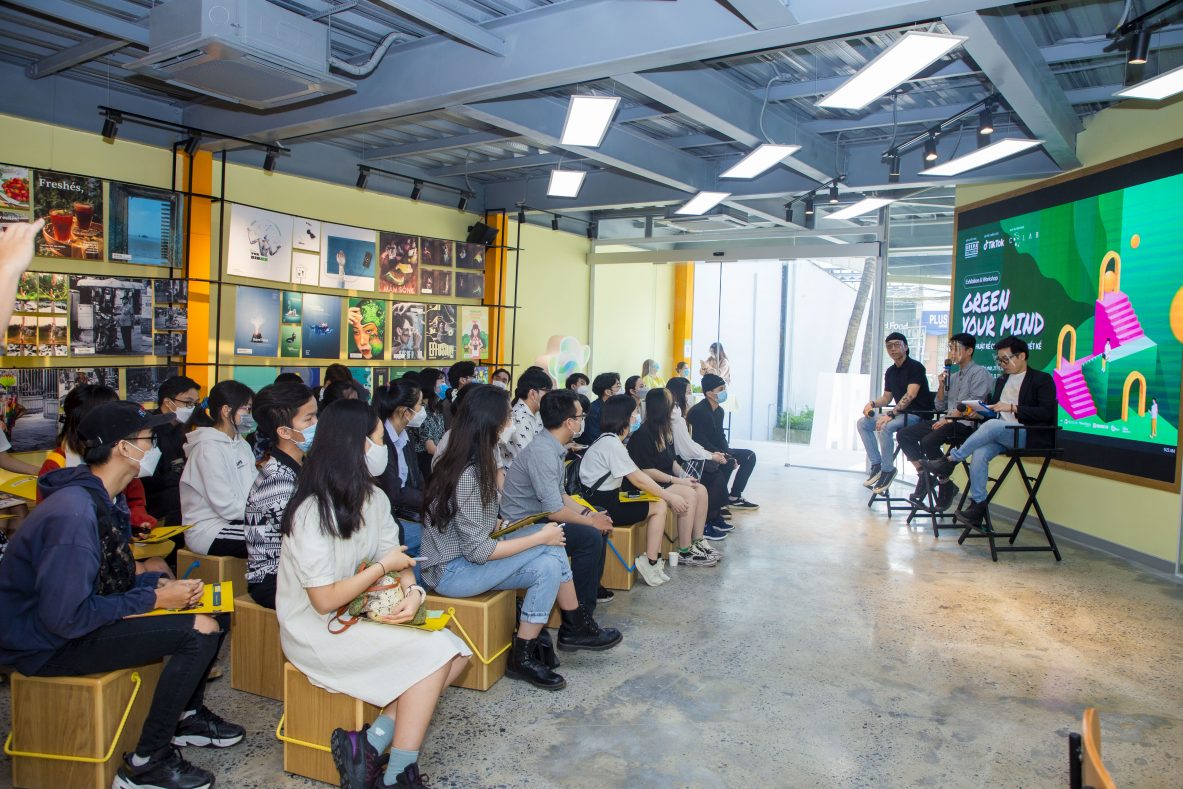 Triển lãm offline Show It NOW 2021 và lắng nghe nghệ thuật kể chuyện trong thiết kế