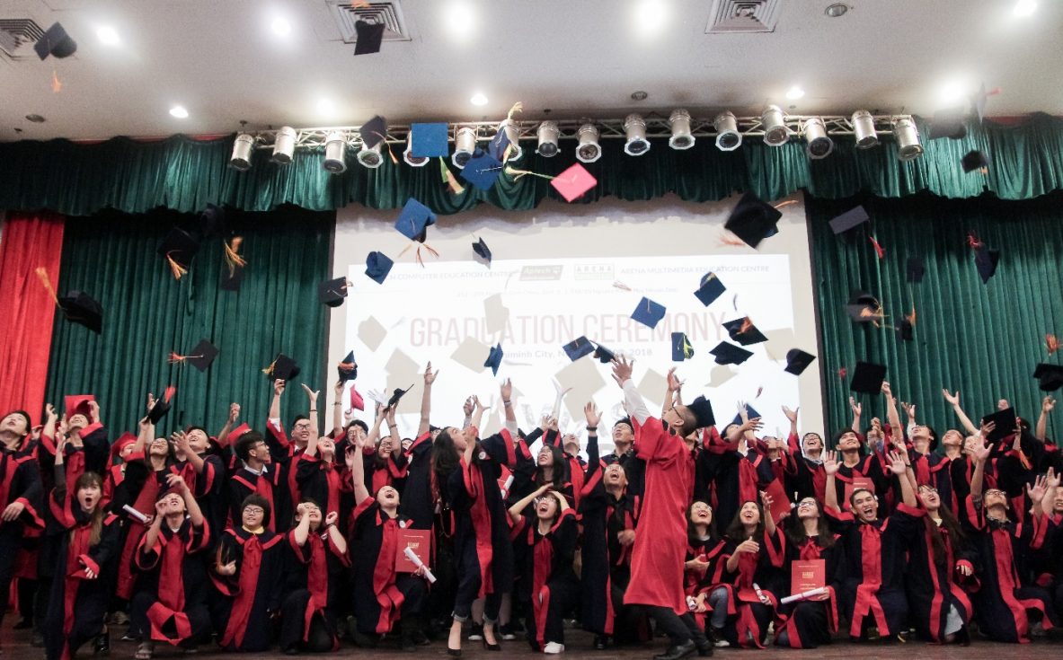 Đại tiệc cảm xúc của các tân khoa Arenaites tại Lễ Tốt Nghiệp 2018