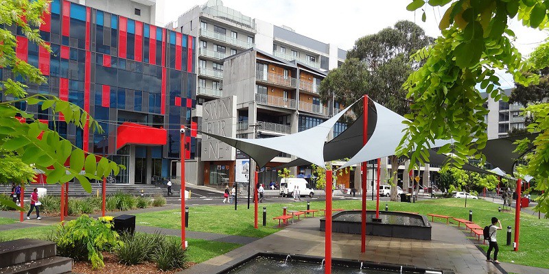 SWINBURNE UNIVERSITY OF TECHNOLOGY