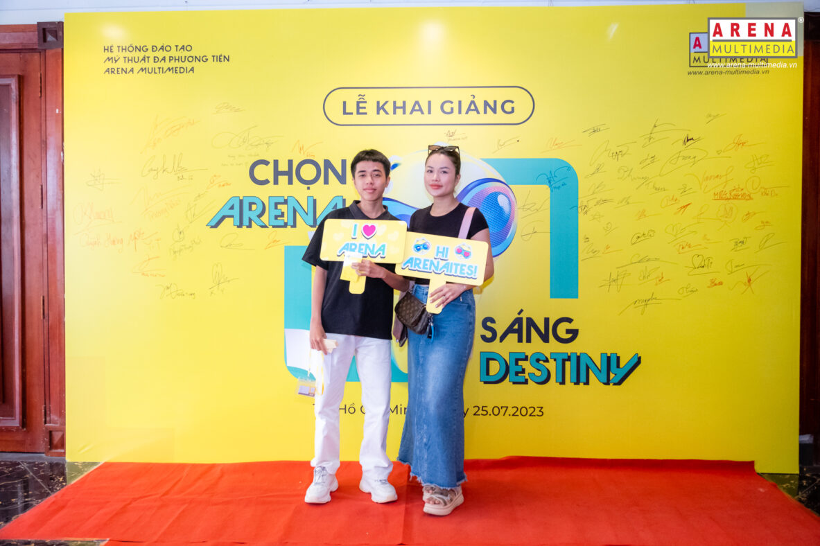 Học sinh và phụ huynh tìm hiểu cơ hội liên thông du học ĐH Quốc tế ngành Sáng tạo