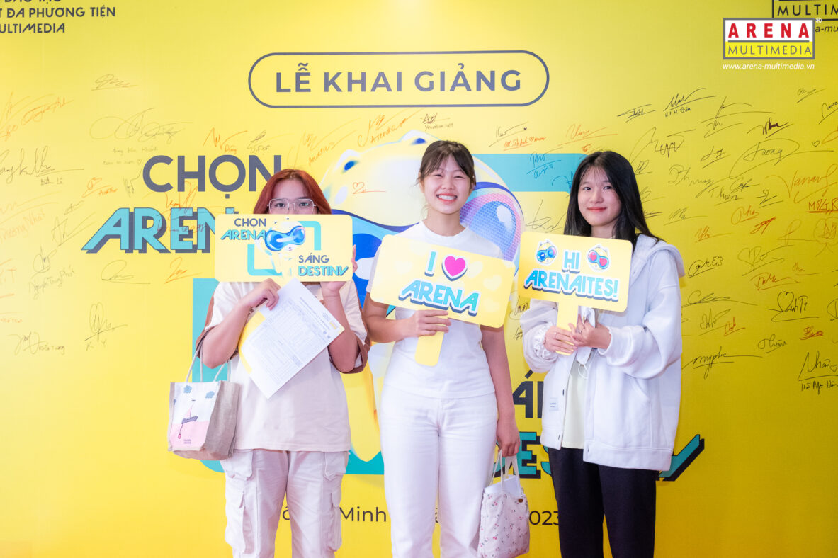 Học sinh và phụ huynh tìm hiểu cơ hội liên thông du học ĐH Quốc tế ngành Sáng tạo
