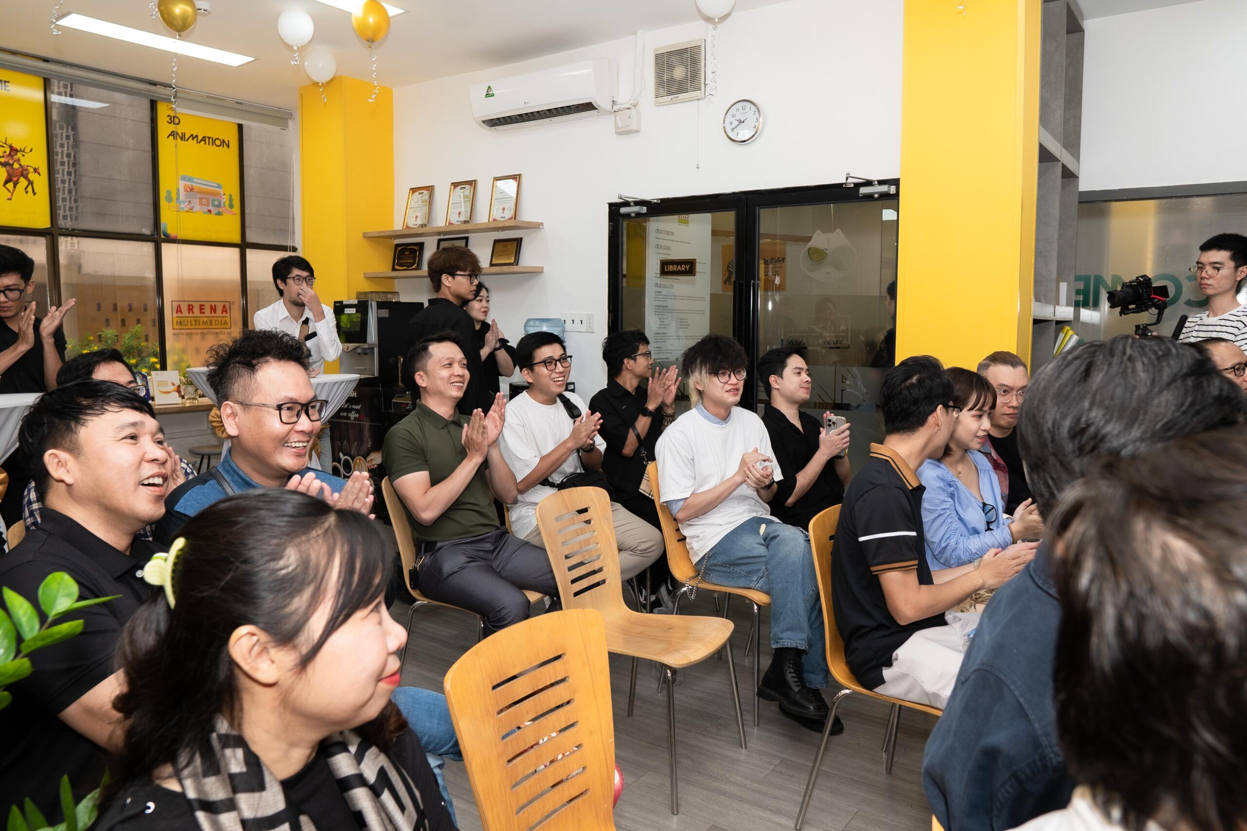 Arena Homecoming: Cuộc hội ngộ đầy cảm xúc của cựu học viên và giảng viên Arena qua nhiều thế hệ