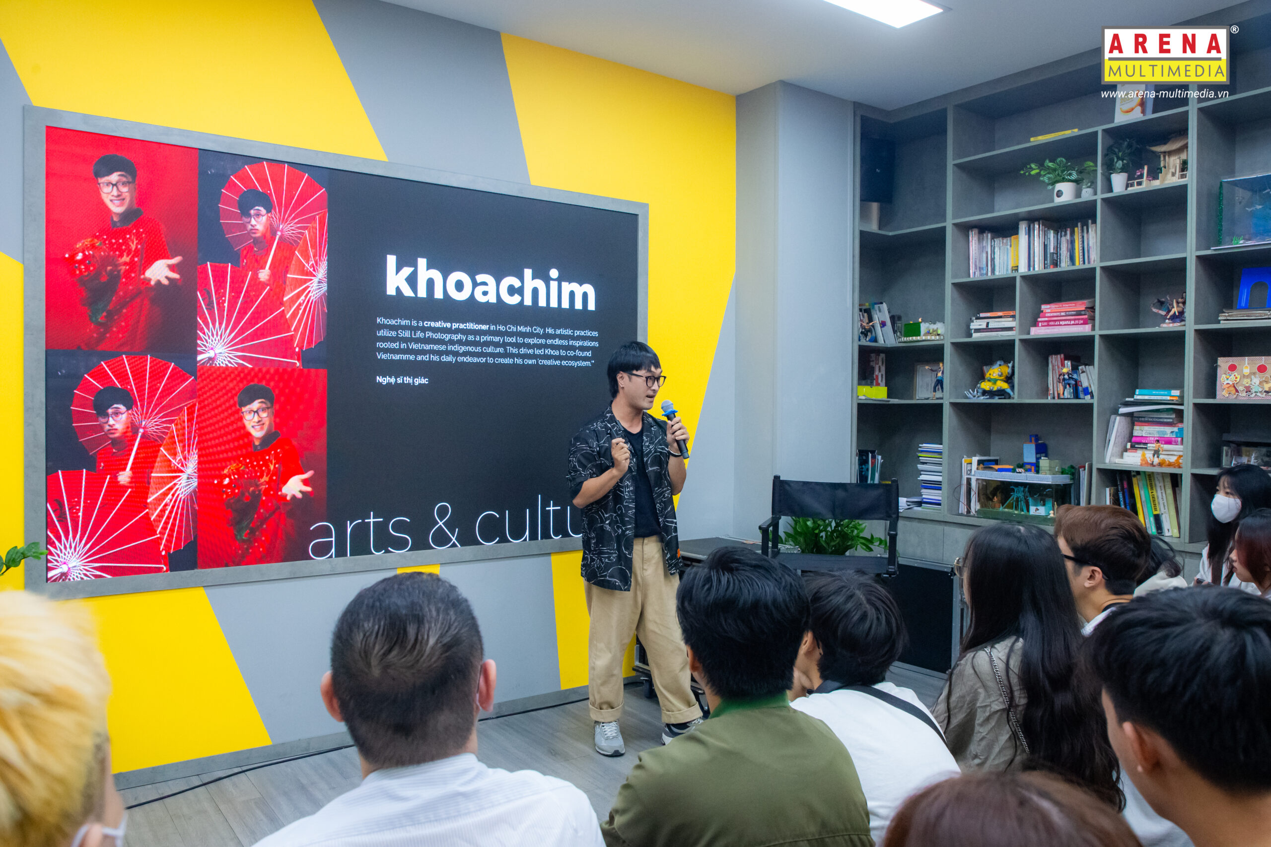 Từ “đơ” đến “slay”: Khám phá bí quyết thuyết trình vạn người mê cùng anh Khoa Chim