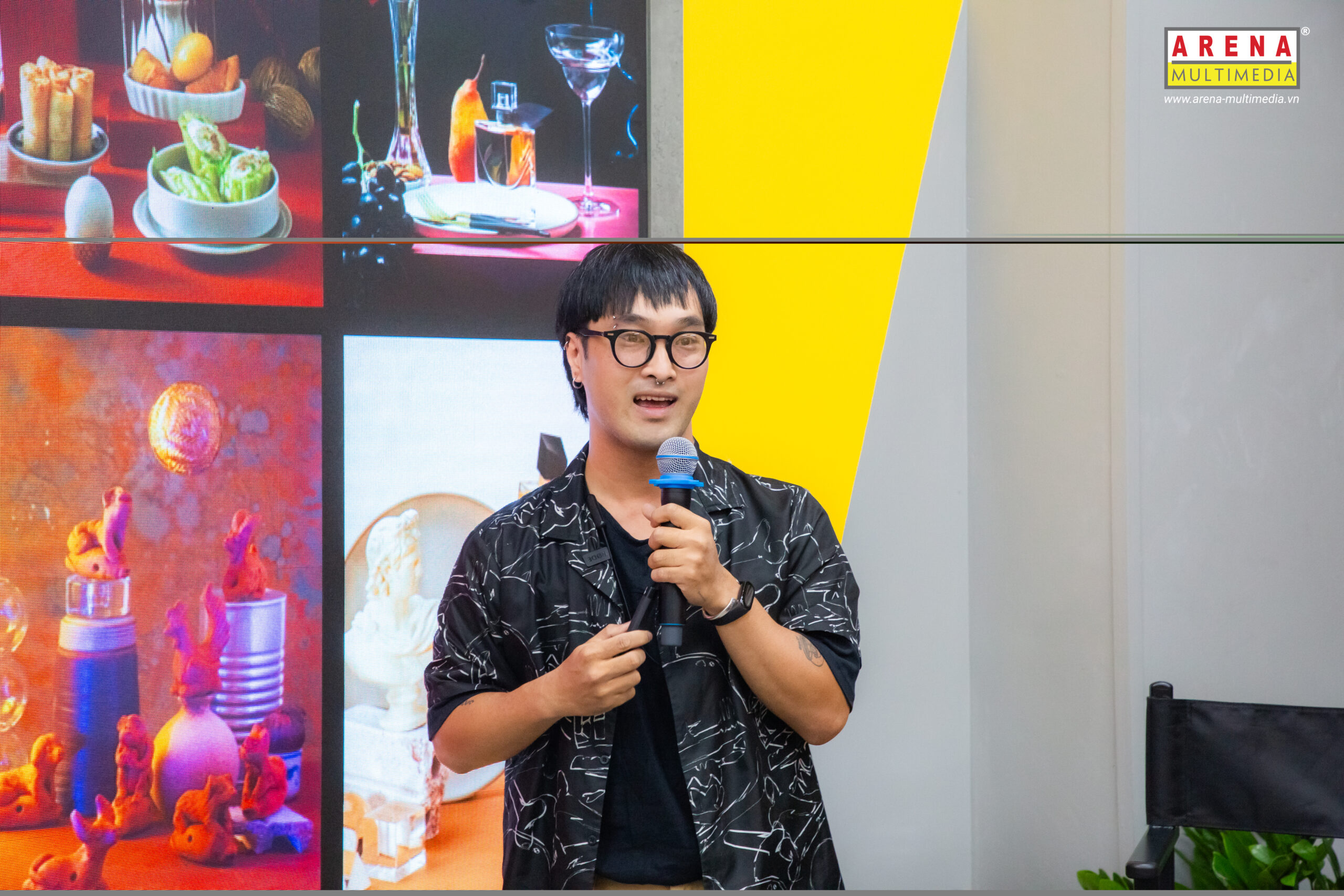 Từ “đơ” đến “slay”: Khám phá bí quyết thuyết trình vạn người mê cùng anh Khoa Chim
