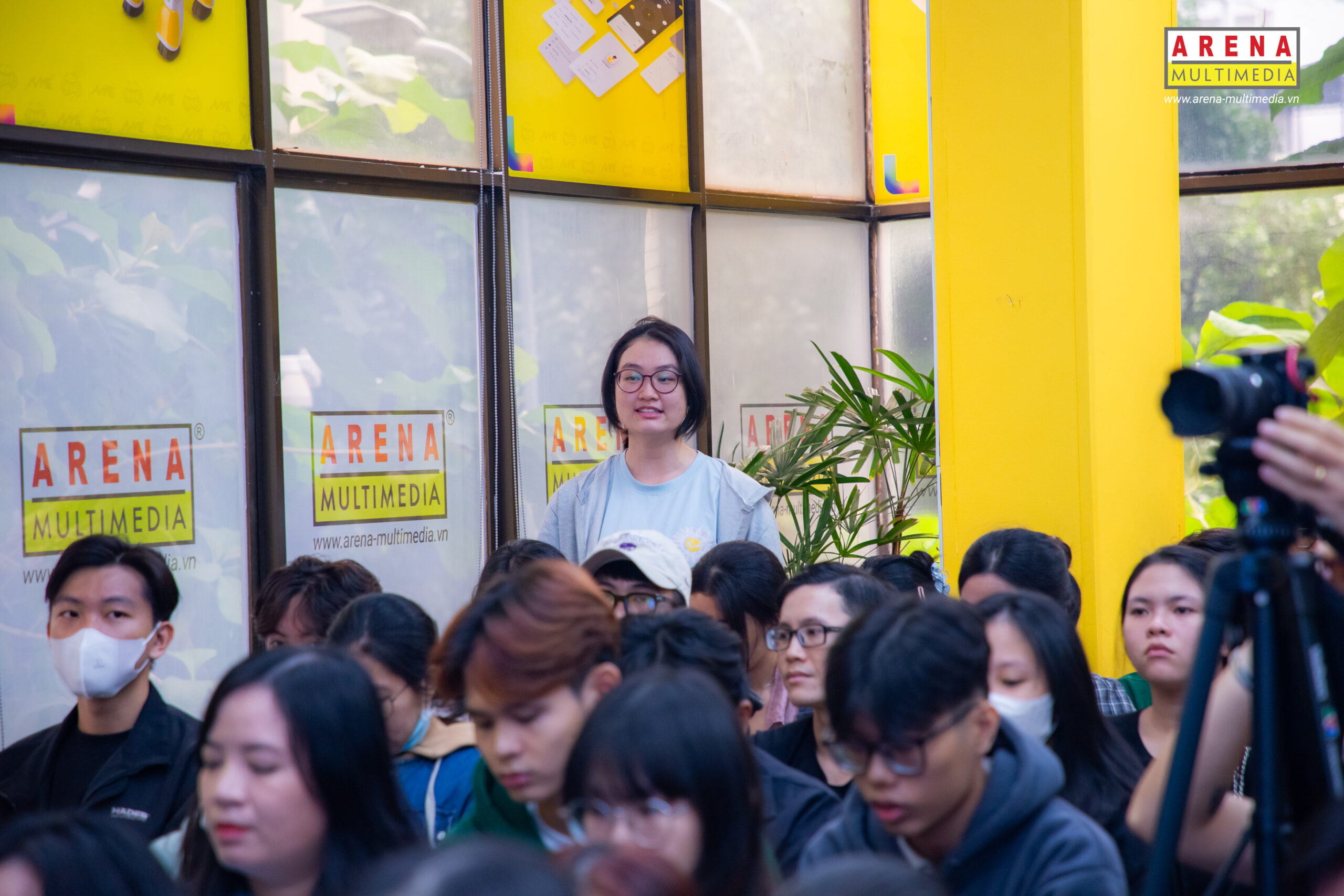 Từ “đơ” đến “slay”: Khám phá bí quyết thuyết trình vạn người mê cùng anh Khoa Chim