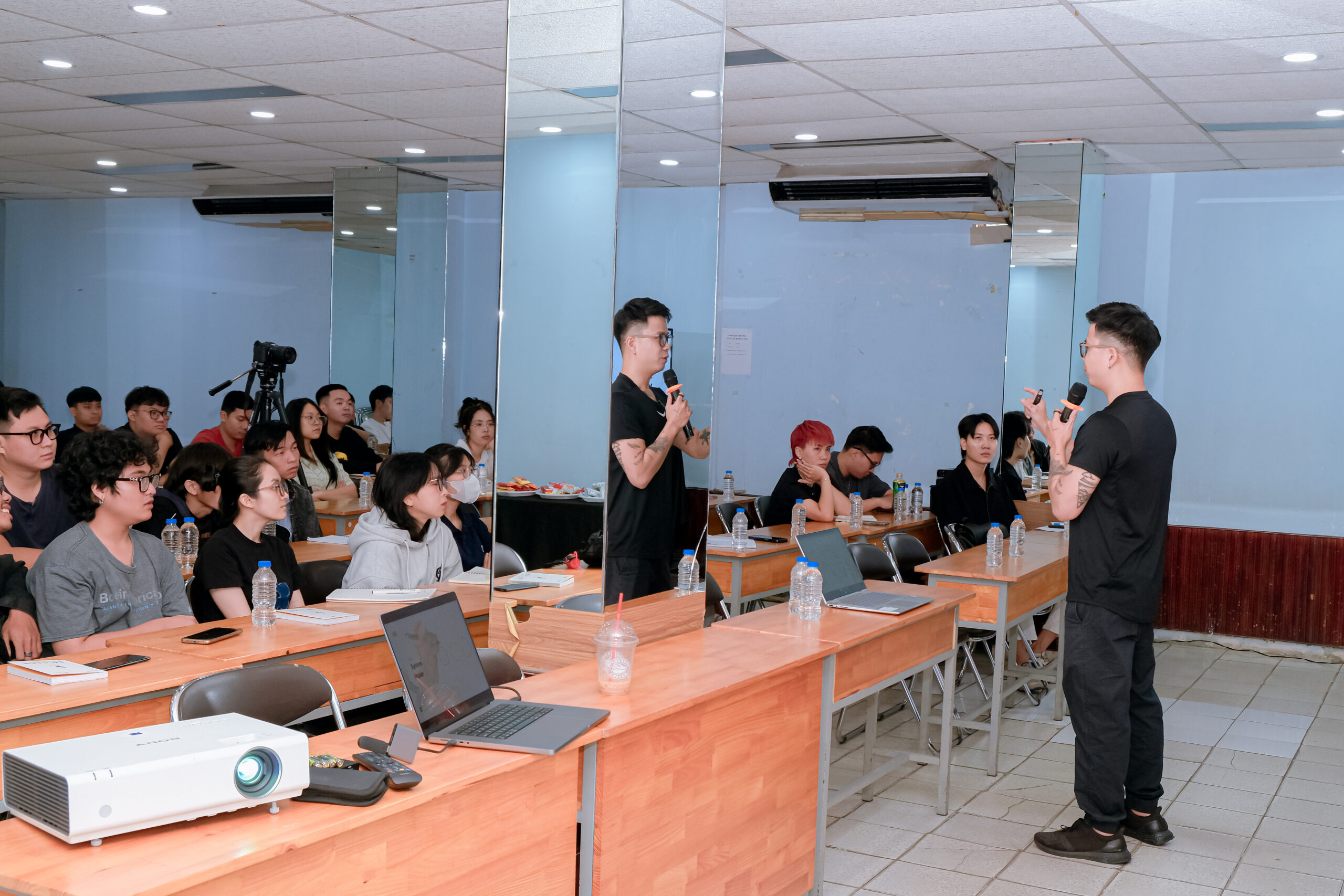 Creative Coach Hoàng Nguyễn: “Thái độ là yếu tố cơ bản để bắt đầu một hành trình sáng tạo bền vững”