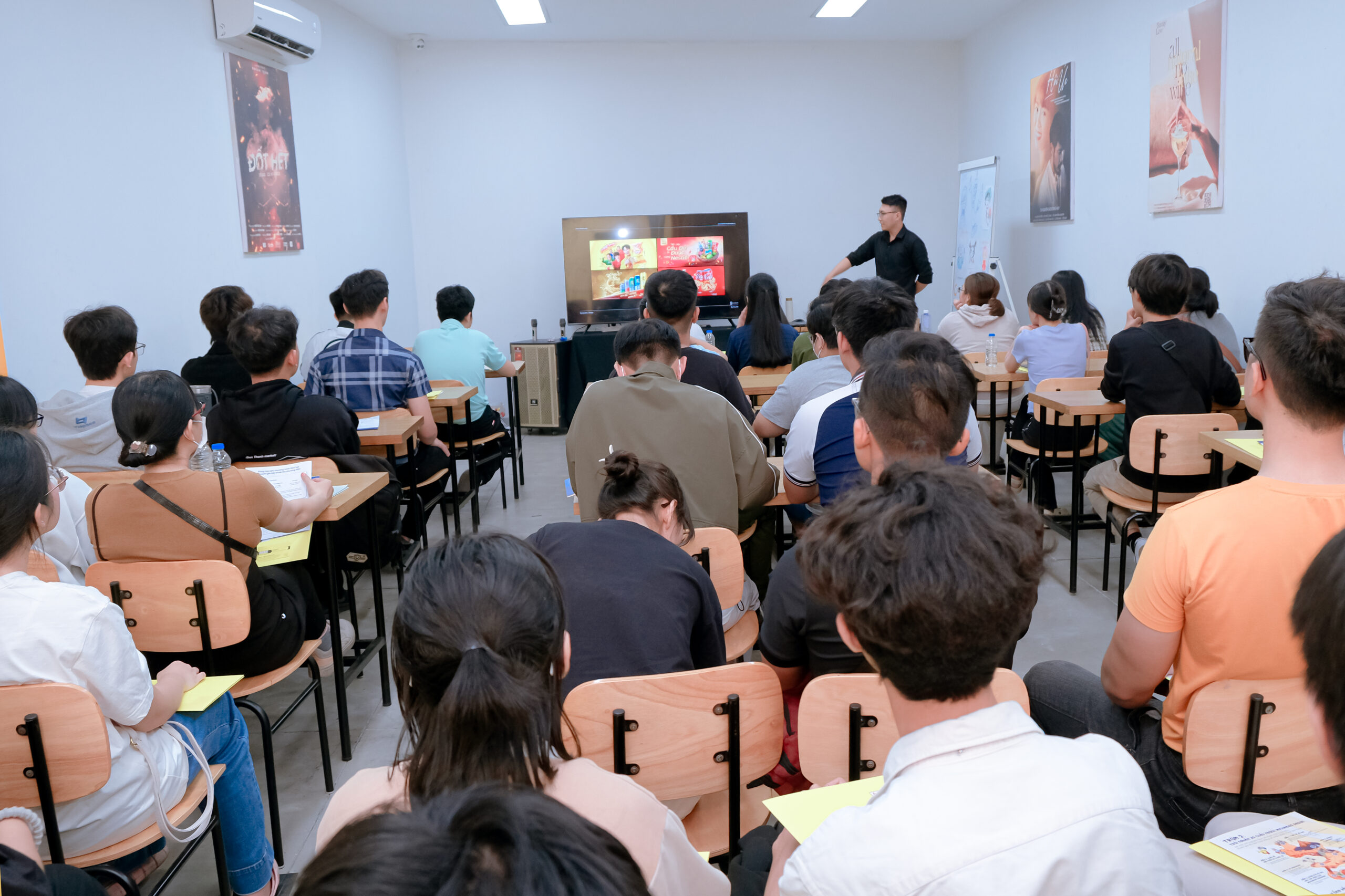 Theo chân hàng trăm bạn trẻ vui sáng tạo, bật đam mê tại ngày hội Arena Open Day 2024
