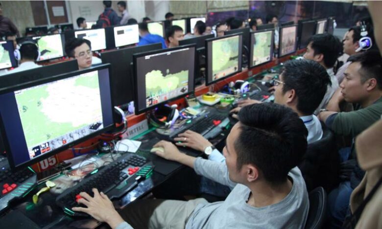 Chứng sợ Tây trong game thủ lẫn giới làm game Việt