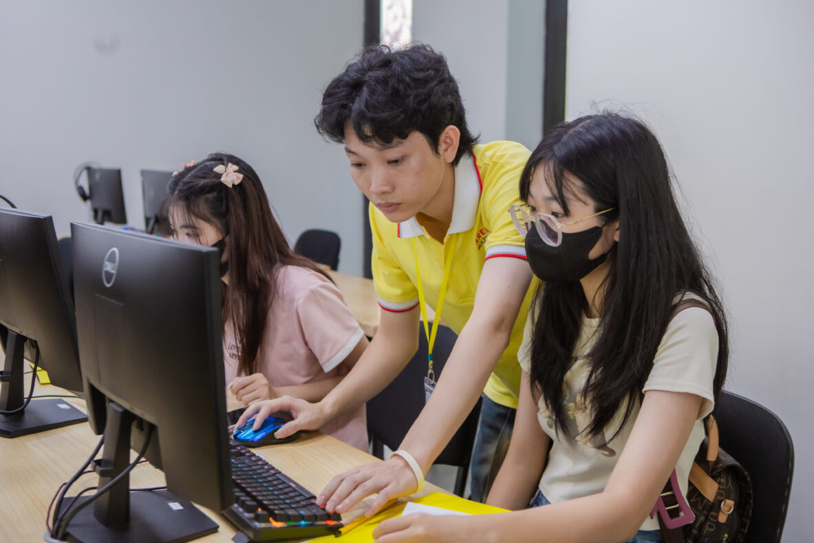Hòa mình vào “cơn sóng Sáng tạo” để vươn ra đại dương tương lai