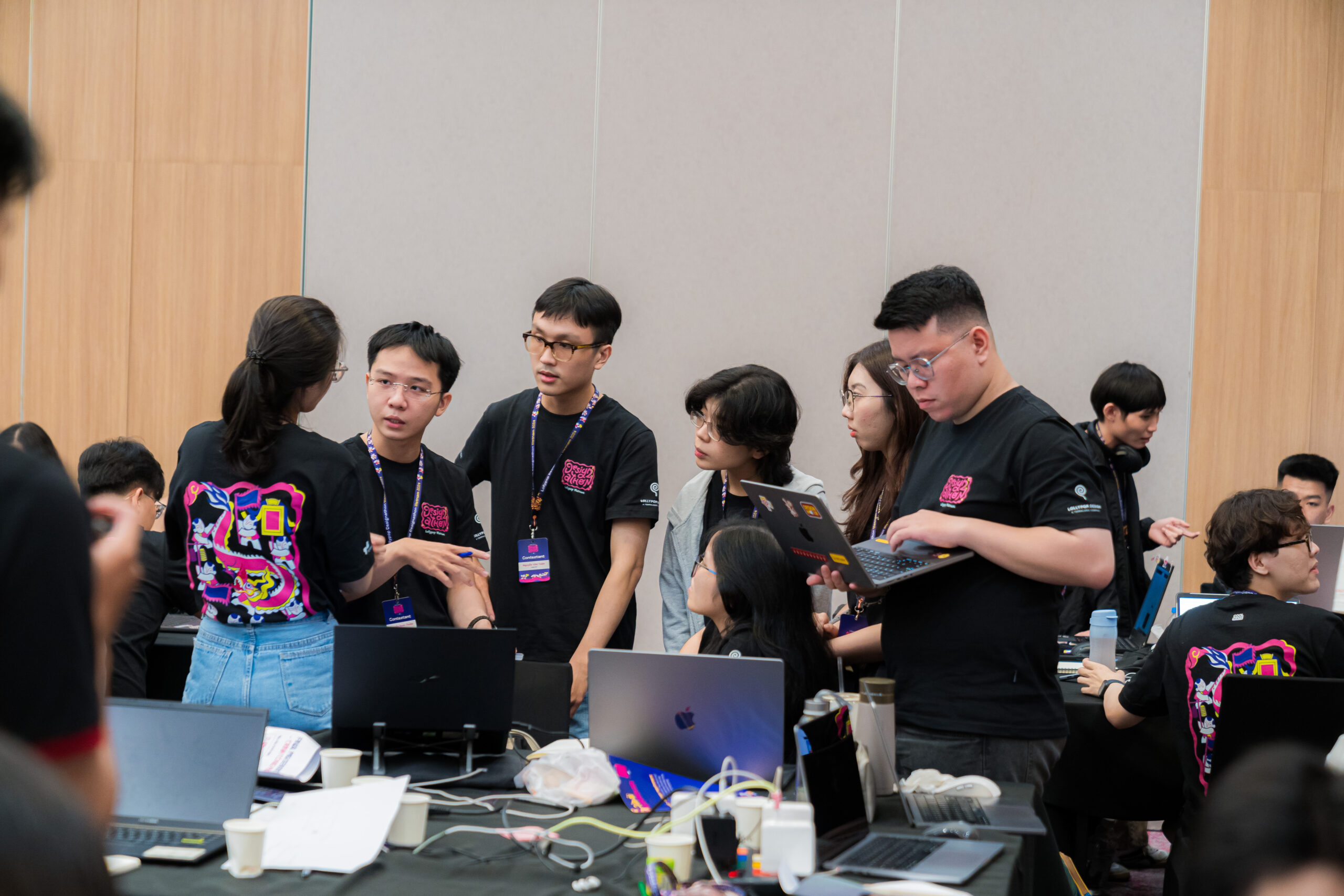 “Bật mí” bí quyết chinh phục cuộc đua sáng tạo 24h từ hai nhà vô địch Designathon 2024