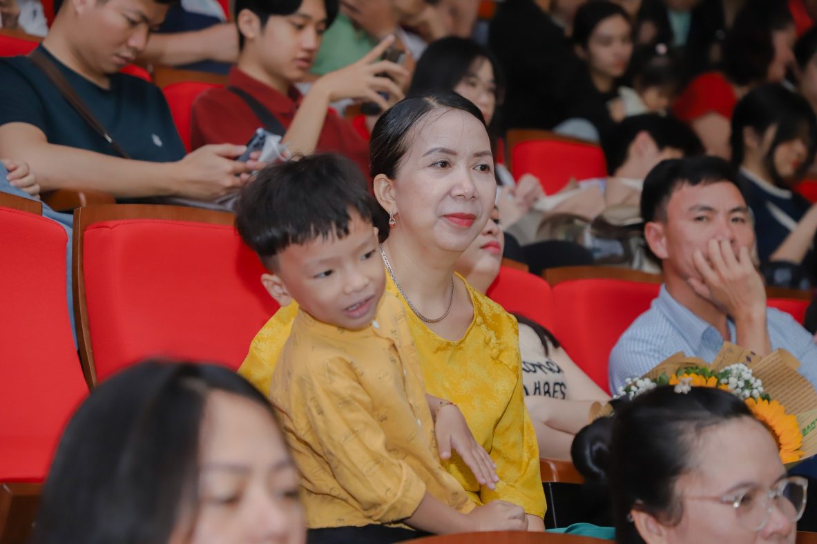 Lễ tốt nghiệp niên khóa 2021 - 2024: Trạm dừng chân của chuyến đi thanh xuân