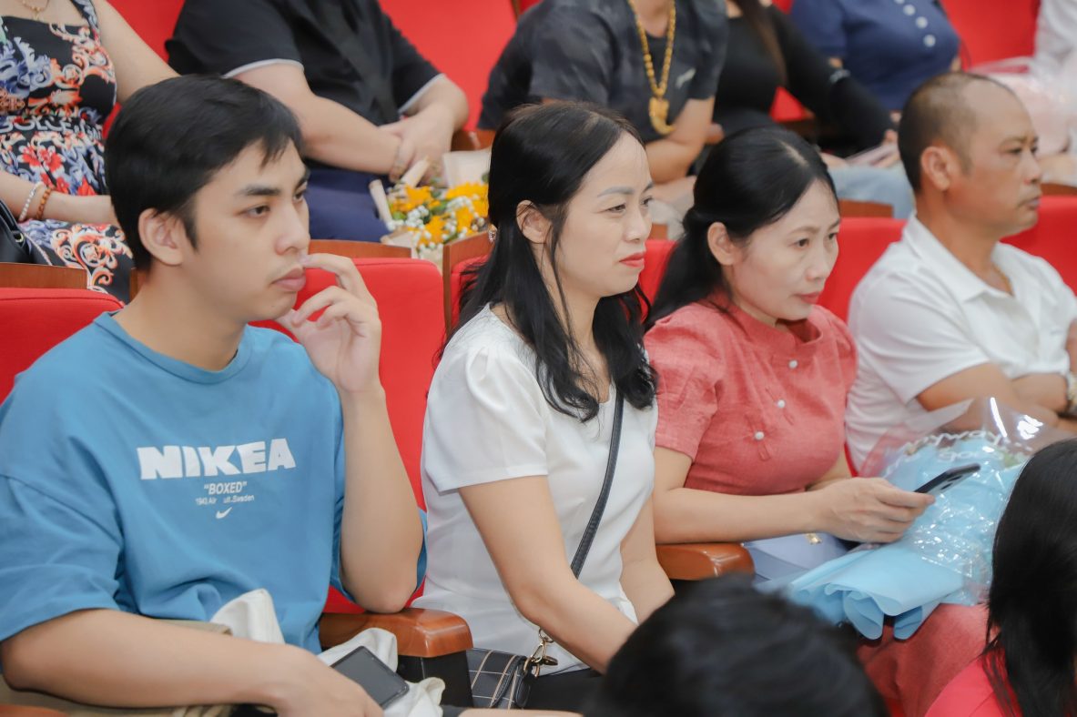 Lễ tốt nghiệp niên khóa 2021 - 2024: Trạm dừng chân của chuyến đi thanh xuân