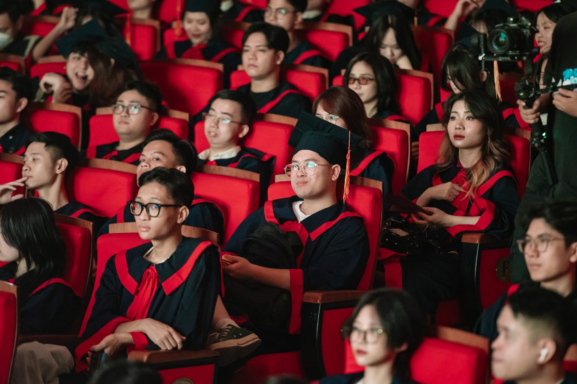 Lễ tốt nghiệp niên khóa 2021 - 2024: Trạm dừng chân của chuyến đi thanh xuân