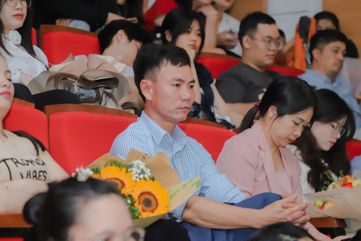 Lễ tốt nghiệp niên khóa 2021 - 2024: Trạm dừng chân của chuyến đi thanh xuân