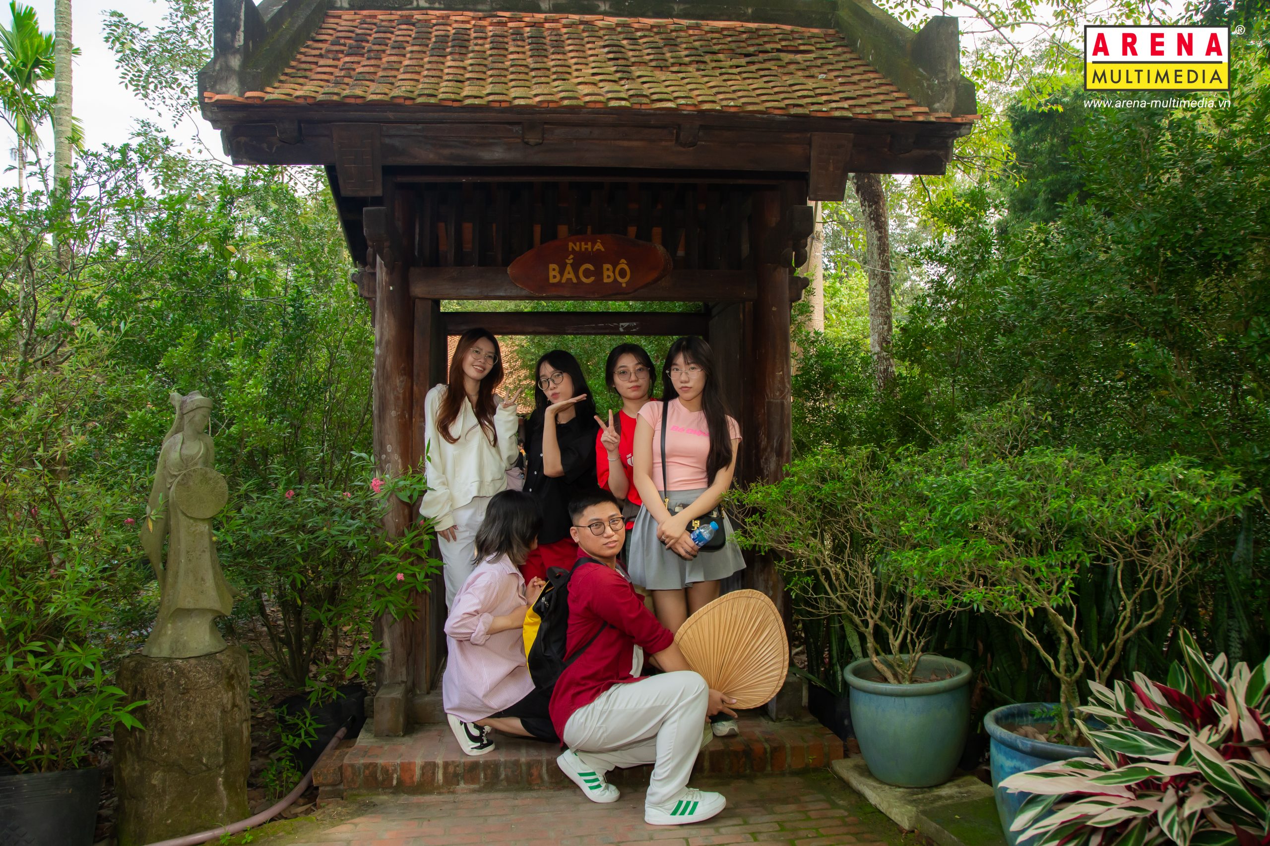 “Bội thu” trải nghiệm cùng học viên Arena trong chuyến đi sáng tạo tại làng nghề Một Thoáng Việt Nam