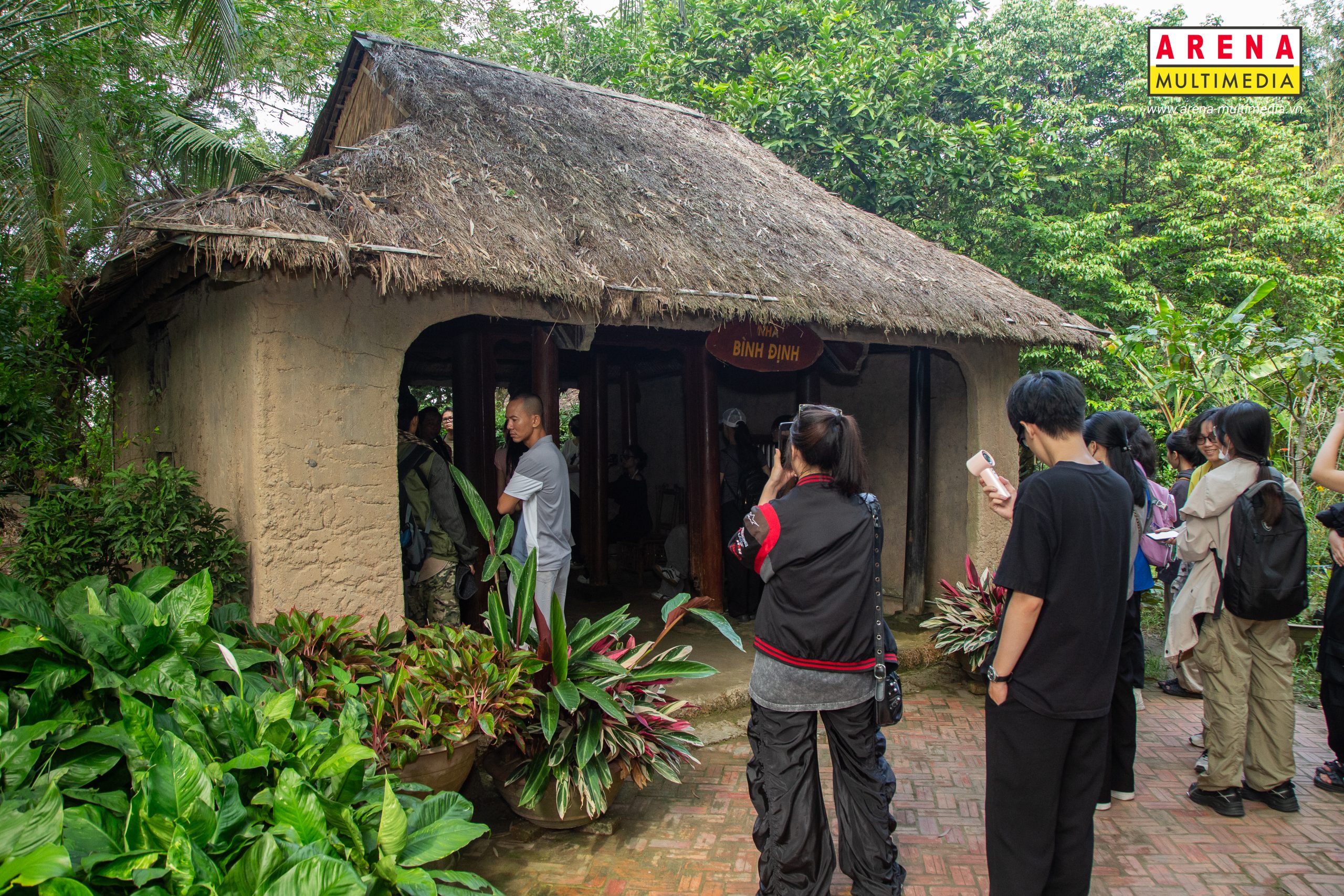 “Bội thu” trải nghiệm cùng học viên Arena trong chuyến đi sáng tạo tại làng nghề Một Thoáng Việt Nam