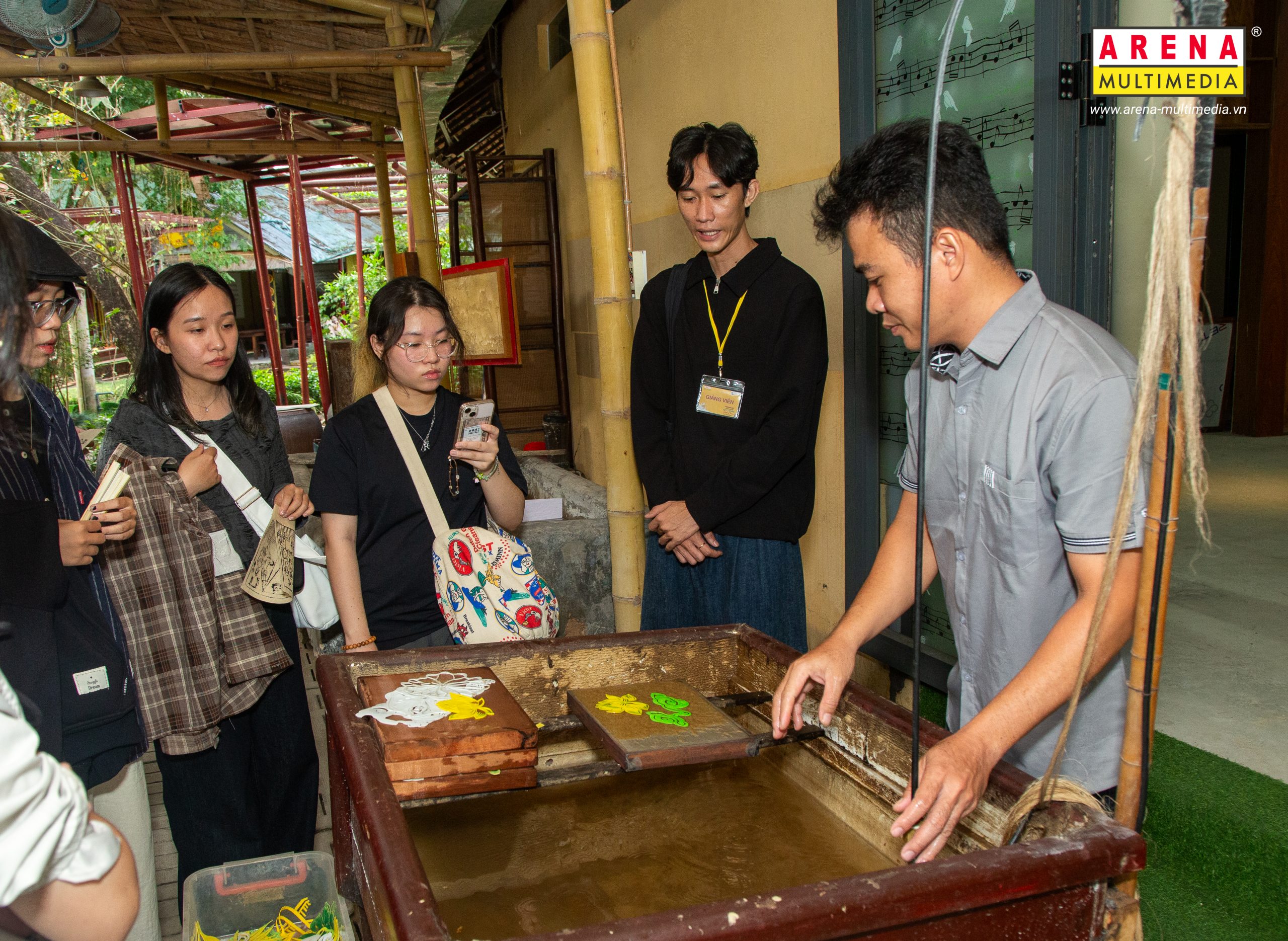 “Bội thu” trải nghiệm cùng học viên Arena trong chuyến đi sáng tạo tại làng nghề Một Thoáng Việt Nam