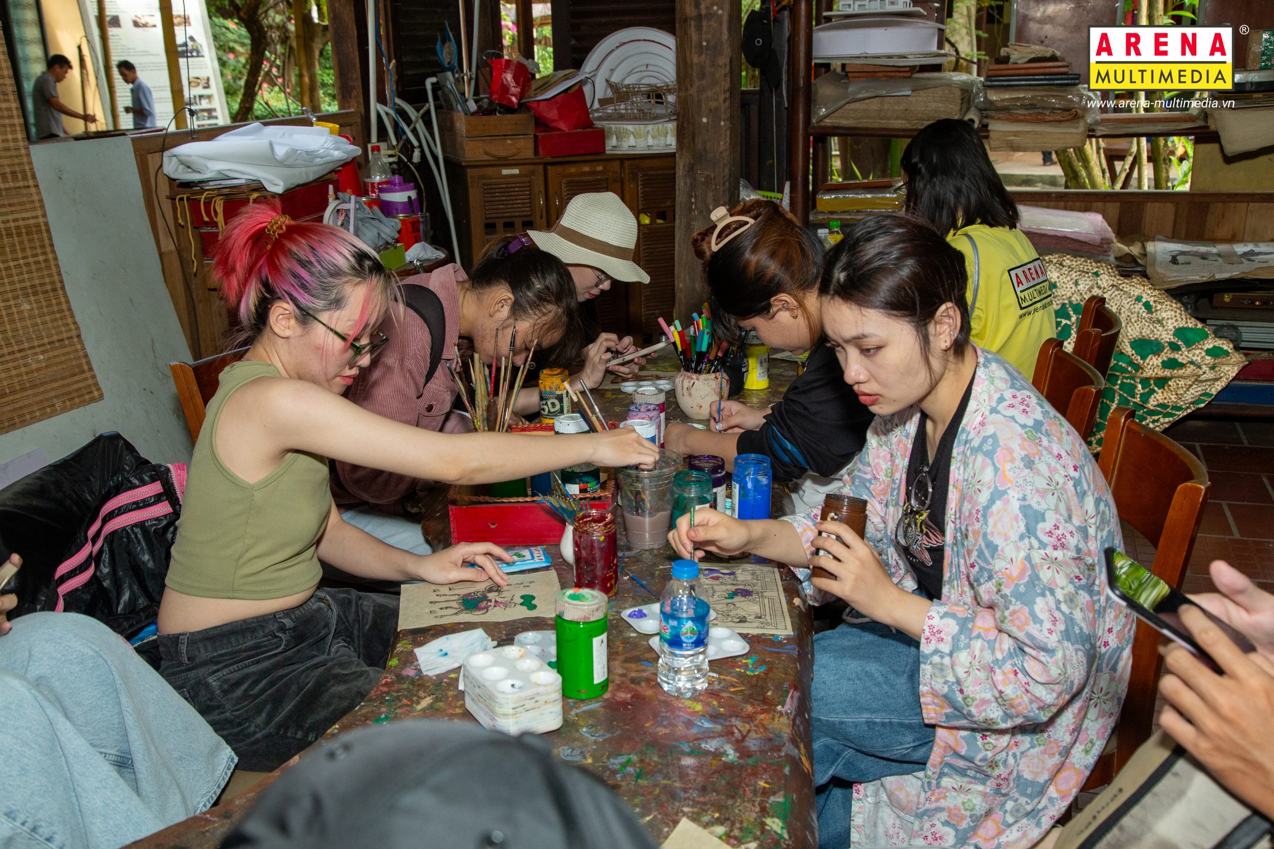 “Bội thu” trải nghiệm cùng học viên Arena trong chuyến đi sáng tạo tại làng nghề Một Thoáng Việt Nam