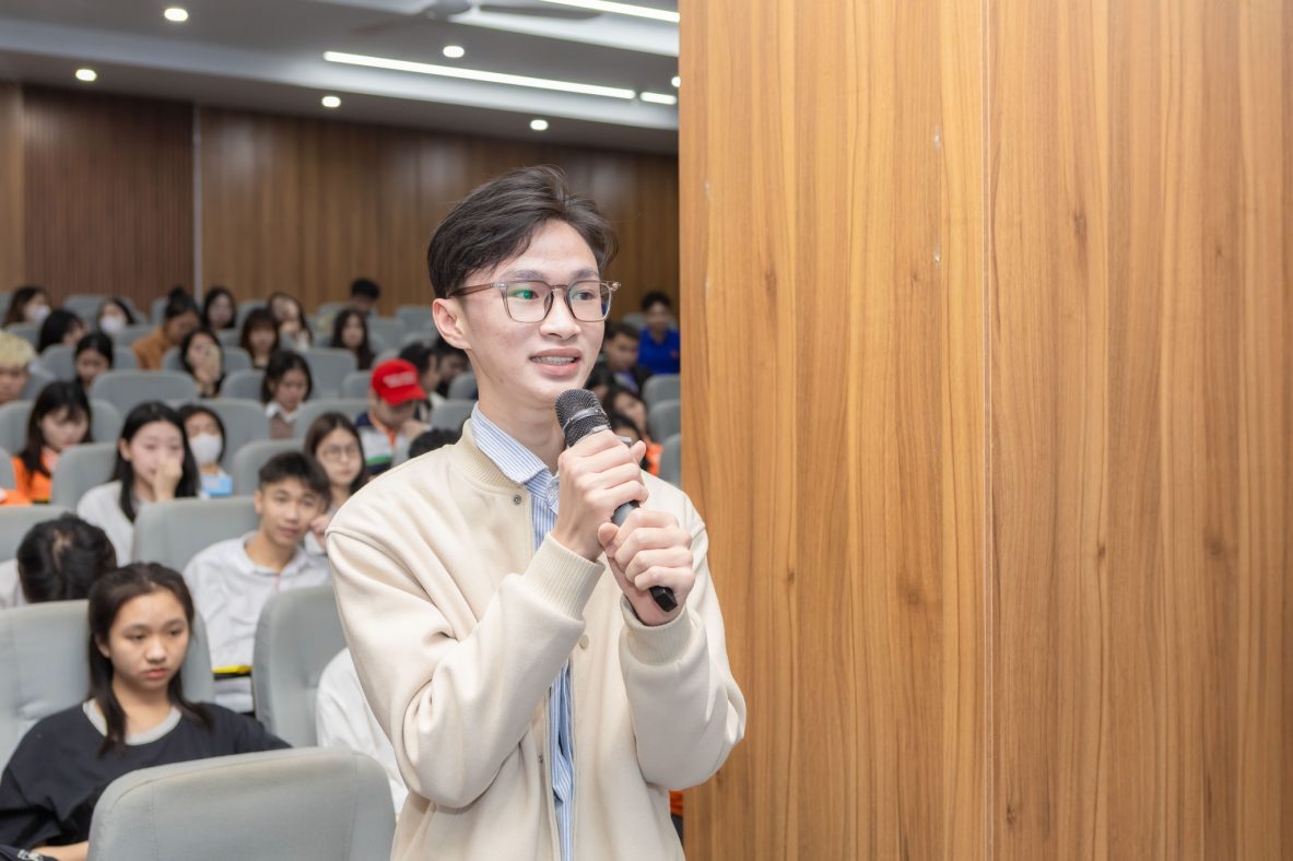 Tọa đàm: Trường học hay Trường đời cùng sinh viên trường Đại học Đại Nam