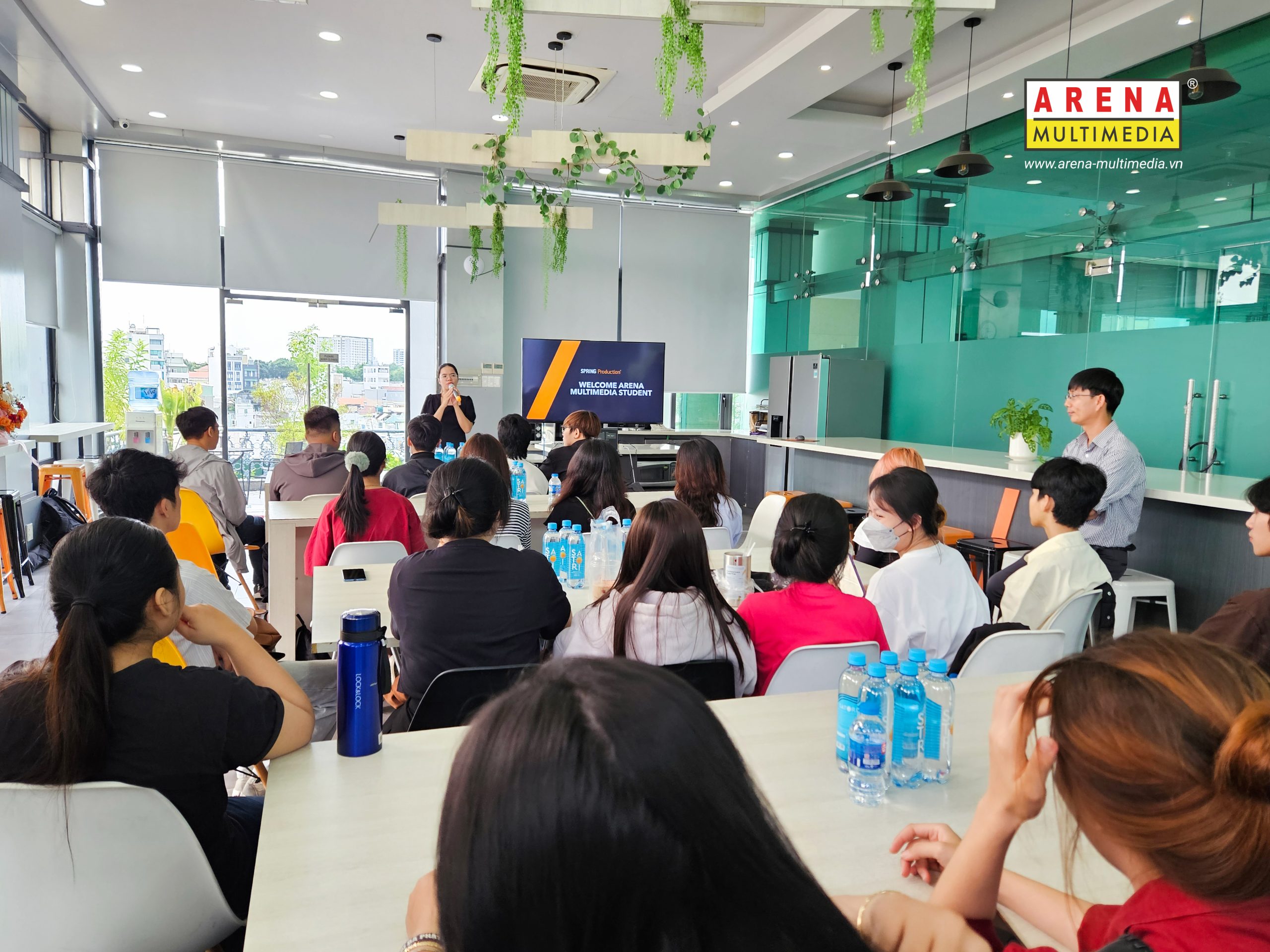 Series Company Tour 2024: Tăng trải nghiệm, bồi đắp kinh nghiệm tại các doanh nghiệp sáng tạo hàng đầu