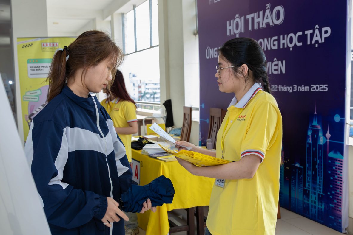 Trường học hay Trường đời: Hành trang nào cho sinh viên trước ngưỡng cửa tự lập?