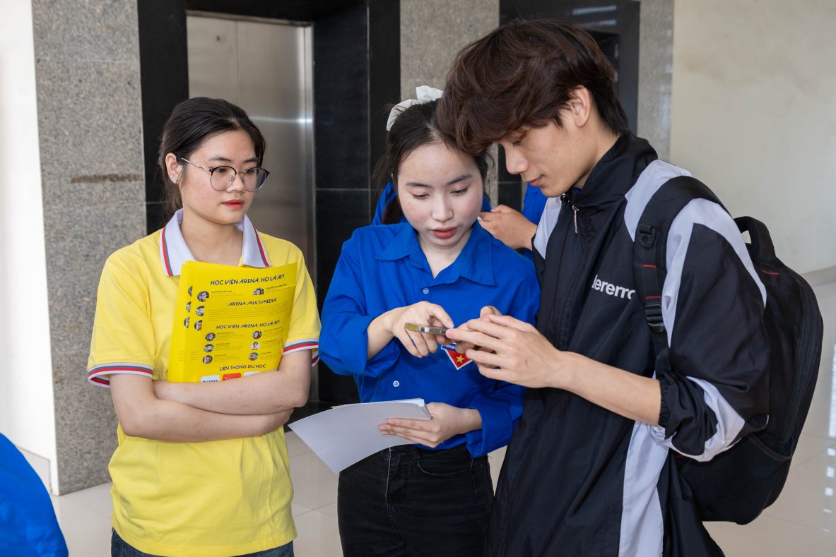 Trường học hay Trường đời: Hành trang nào cho sinh viên trước ngưỡng cửa tự lập?