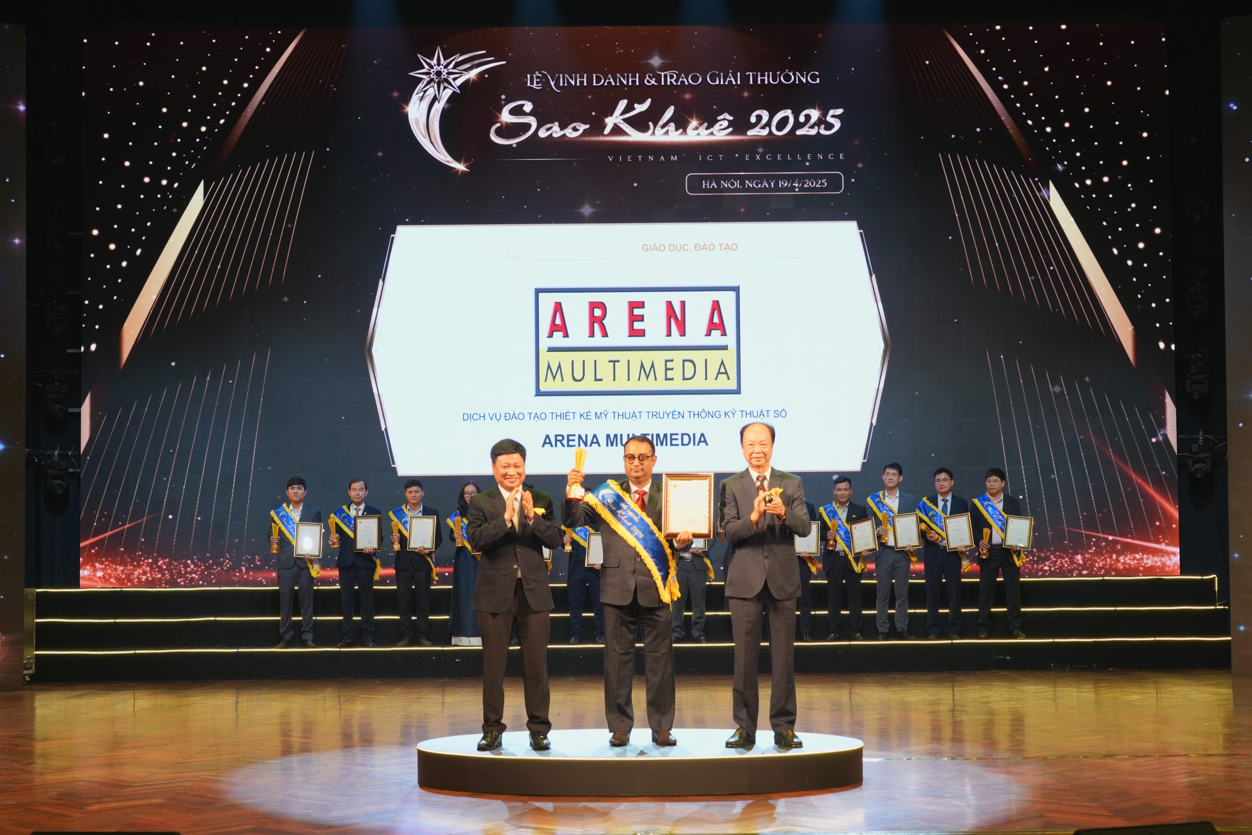 Arena Multimedia vinh dự nhận giải thưởng Sao Khuê 2025 - Ghi nhận đóng góp trong đào tạo sáng tạo nội dung số.