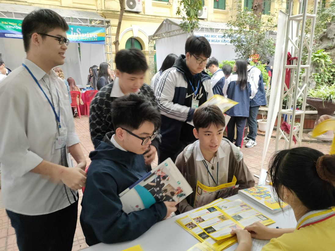 Arena Multimedia tại Ngày hội Tư vấn Tuyển sinh THPT Việt Đức: Mở ra cánh cửa sáng tạo cho thế hệ trẻ