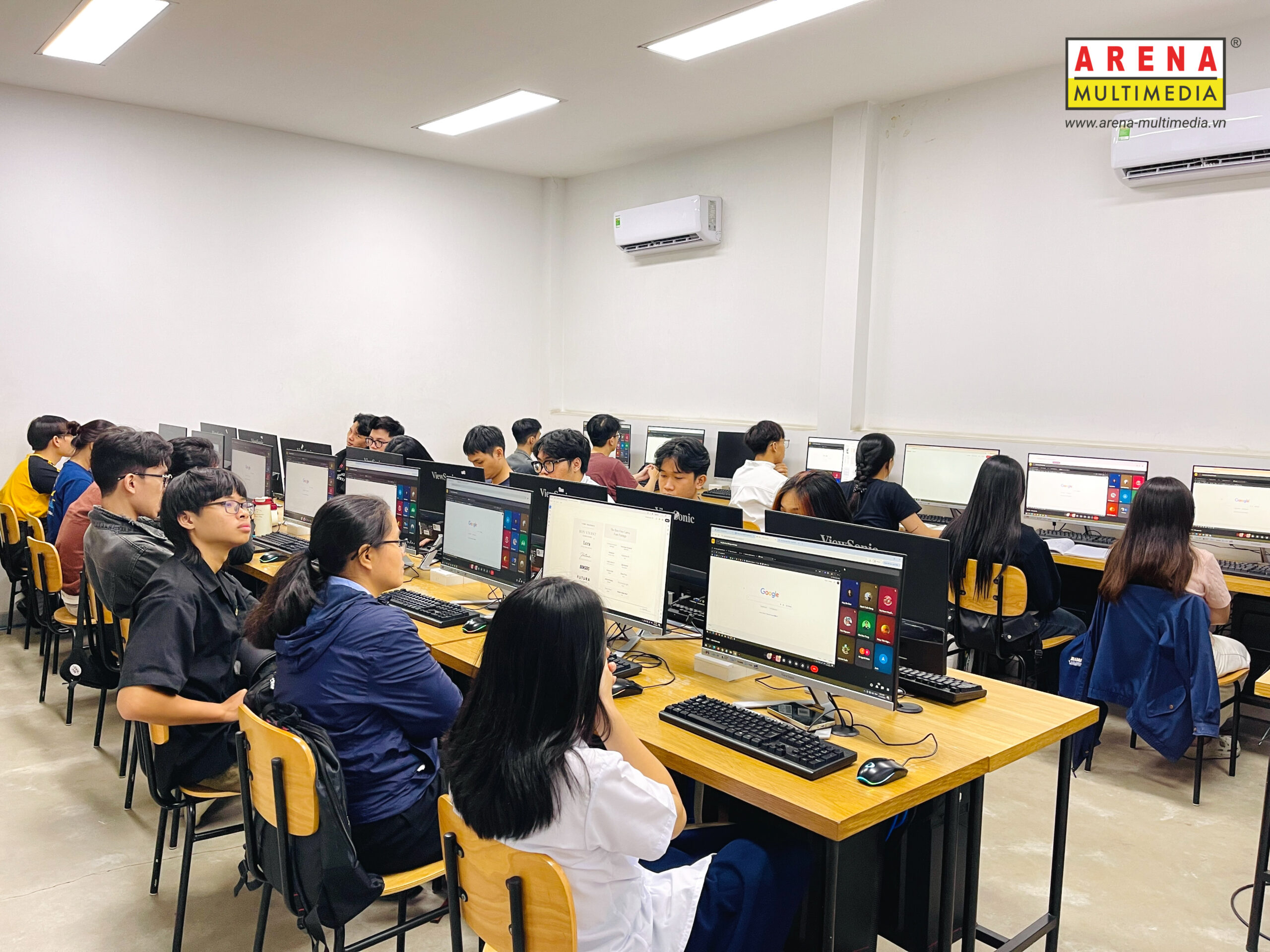 Giải mã nghệ thuật kể chuyện qua con chữ - Hành trình 3 buổi khám phá Typography cùng thầy Huy Đỗ tại Demo Class 