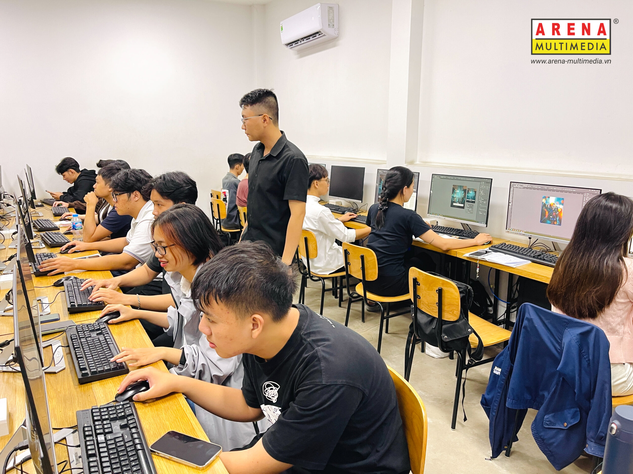 Giải mã nghệ thuật kể chuyện qua con chữ - Hành trình 3 buổi khám phá Typography cùng thầy Huy Đỗ tại Demo Class 