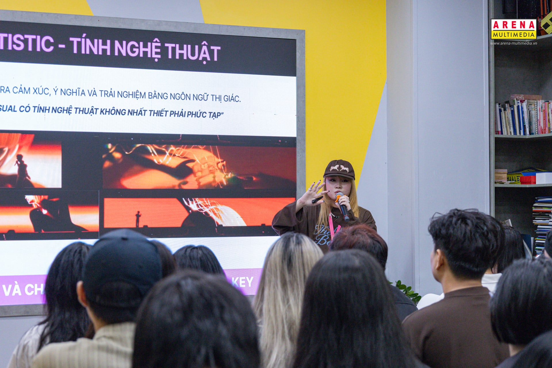 Góc nhìn thực tế về Visual LED và những câu chuyện nghề phía sau ánh đèn sân khấu tại Talkshow "Giải mã nghề HOT - Visual LED" Góc nhìn thực tế về Visual LED và những câu chuyện nghề phía sau ánh đèn sân khấu tại Talkshow "Giải mã nghề HOT - Visual LED"