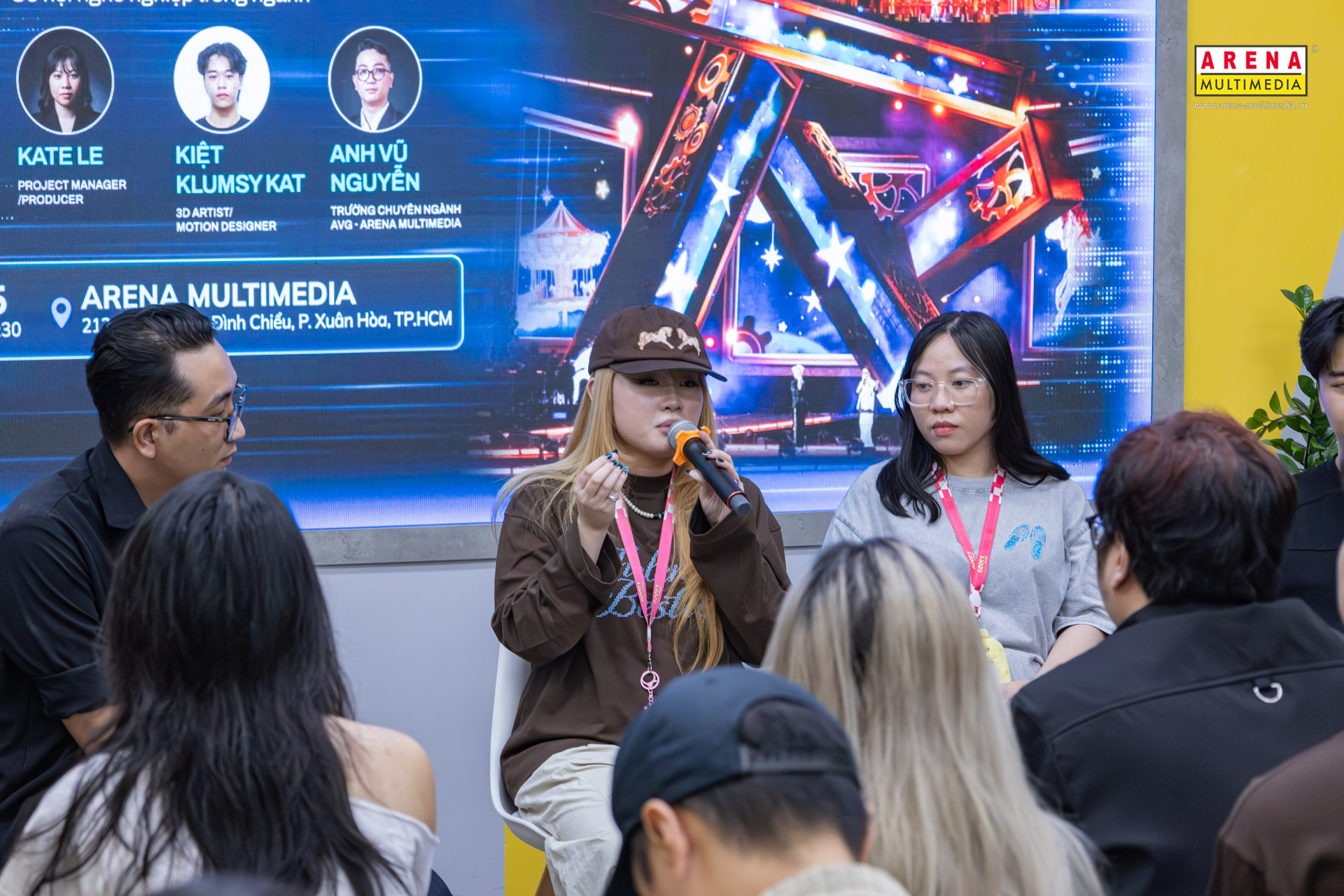 Góc nhìn thực tế về Visual LED và những câu chuyện nghề phía sau ánh đèn sân khấu tại Talkshow "Giải mã nghề HOT - Visual LED" Góc nhìn thực tế về Visual LED và những câu chuyện nghề phía sau ánh đèn sân khấu tại Talkshow "Giải mã nghề HOT - Visual LED"
