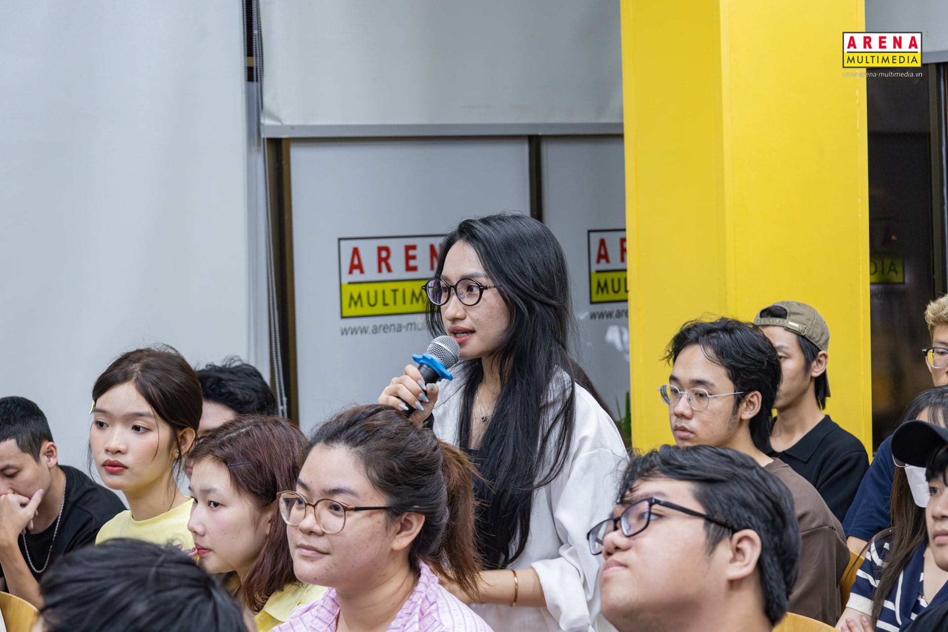 Góc nhìn thực tế về Visual LED và những câu chuyện nghề phía sau ánh đèn sân khấu tại Talkshow "Giải mã nghề HOT - Visual LED" Góc nhìn thực tế về Visual LED và những câu chuyện nghề phía sau ánh đèn sân khấu tại Talkshow "Giải mã nghề HOT - Visual LED"