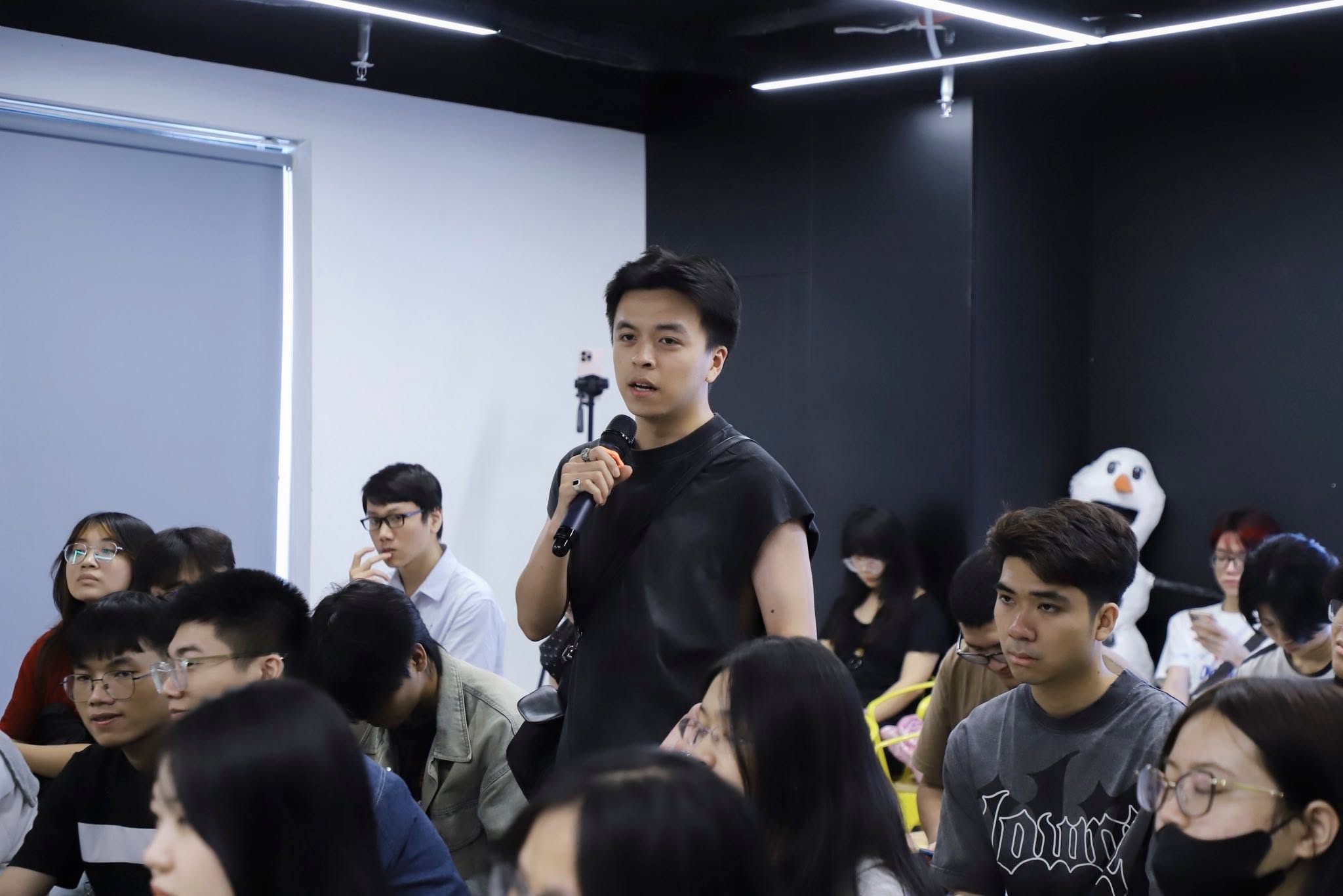 Talkshow “Visual Stage - Visualize your career”: Mở cánh cửa bước vào thế giới đứng sau những sân khấu triệu cảm xúc Talkshow “Visual Stage - Visualize your career”: Mở cánh cửa bước vào thế giới đứng sau những sân khấu triệu cảm xúc